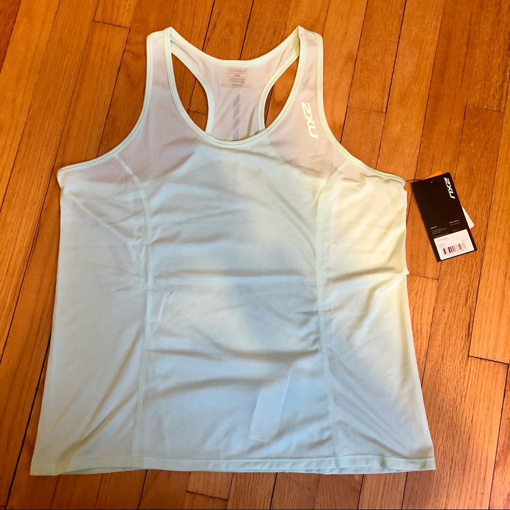 2xu tank top NWT